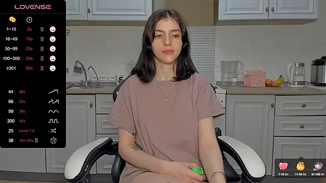 broosnica1 online show from January 29, 2025, 1:07 pm