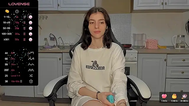 broosnica1 online show from February 4, 2025, 1:06 pm