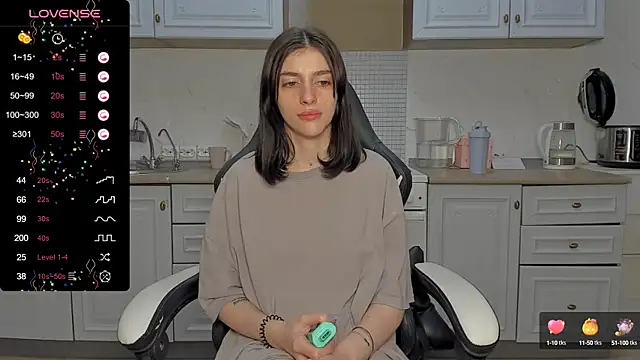 broosnica1 online show from February 7, 2025, 1:43 pm