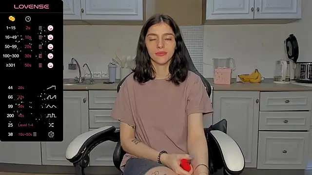 broosnica1 online show from February 12, 2025, 8:49 am