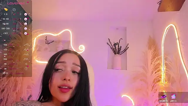 ViolettaHotLatin  online show from February 25, 2025, 6:42 pm