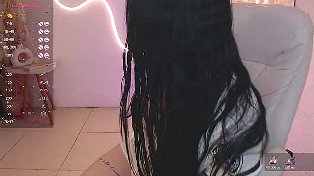 ViolettaHotLatin  online show from November 4, 2025, 12:15 pm