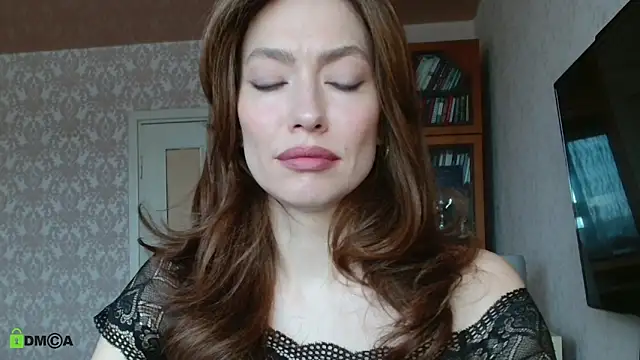 alicia spicy online show from April 7, 2026, 3:40 am