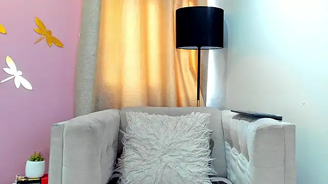  AlejaCruz  online show from March 1, 2025, 6:21 pm