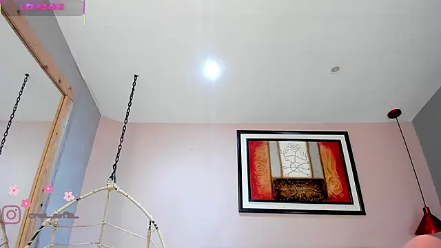  AlejaCruz  online show from January 18, 2026, 12:42 pm