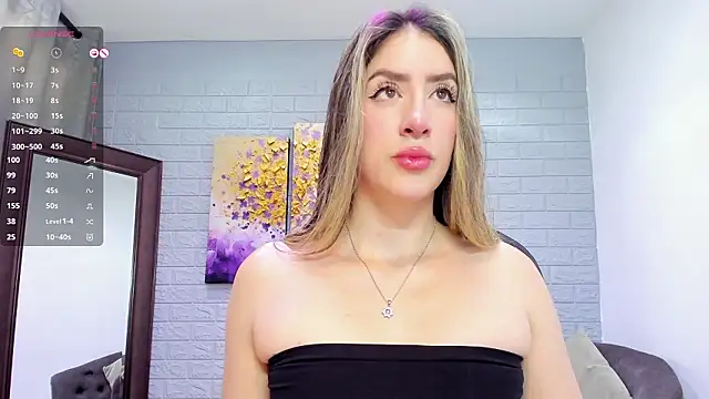  AlejaCruz  online show from March 3, 2026, 5:52 pm