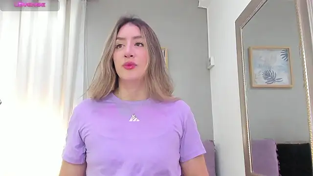  AlejaCruz  online show from March 28, 2026, 7:46 pm