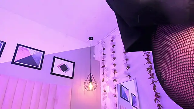 Violetta Nur online show from September 9, 2025, 11:48 pm