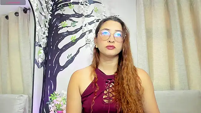  LaraMom  online show from November 16, 2025, 12:22 pm