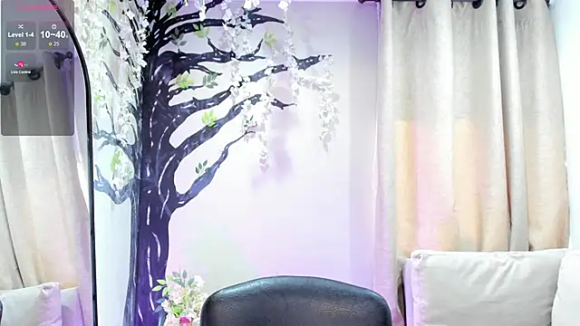  LaraMom  online show from June 3, 2026, 7:41 pm
