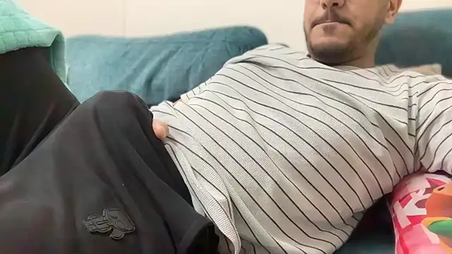 Snapshot of Mooka69 chatting on February 16, 2026, 2:18 am Mooka69 online show from February 16, 2026, 2:18 am