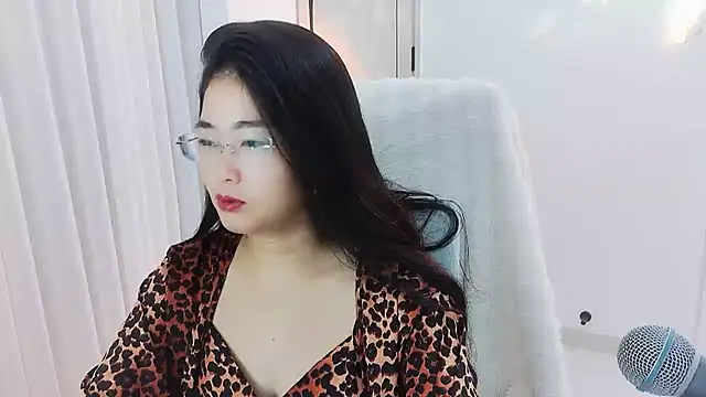 Floor oo online show from September 18, 2025, 2:52 pm