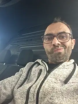 robertilevis online show from May 7, 2026, 10:53 am