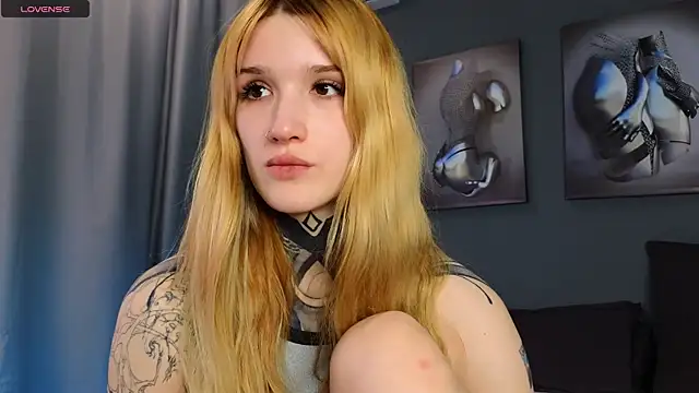 SophieInkk online show from March 3, 2025, 9:05 pm