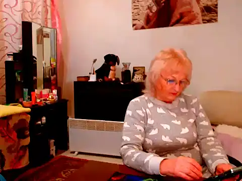 Natali7634 online show from February 4, 2025, 6:27 pm