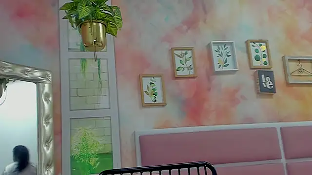 Idiris big online show from February 3, 2025, 9:07 pm