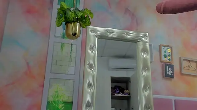 Idiris big online show from March 10, 2025, 1:43 pm