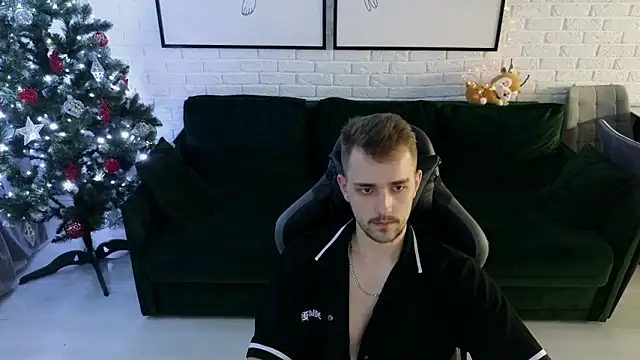 Larstar01 online show from December 6, 2024, 1:29 am