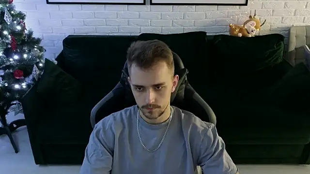 Larstar01 online show from December 7, 2024, 12:52 am