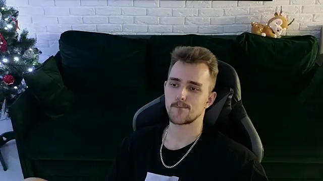 Larstar01 online show from December 11, 2024, 5:00 am