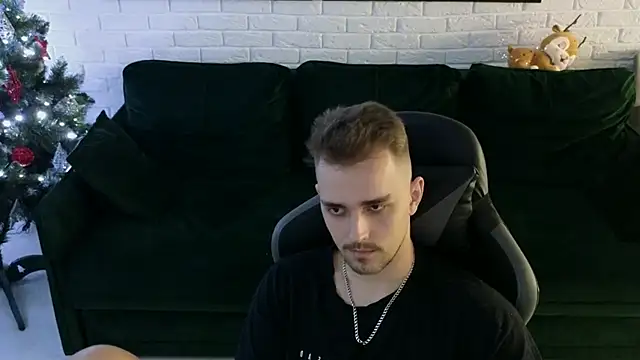 Larstar01 online show from December 15, 2024, 5:02 am