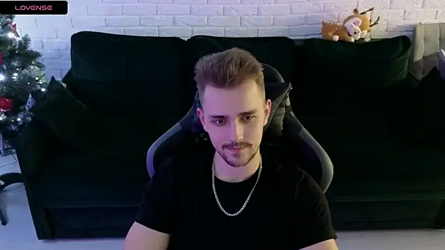 Larstar01 online show from December 28, 2024, 2:43 am