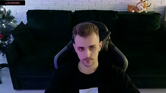 Larstar01 online show from December 30, 2024, 3:36 am