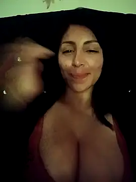 tiffani  love online show from September 30, 2025, 11:26 am