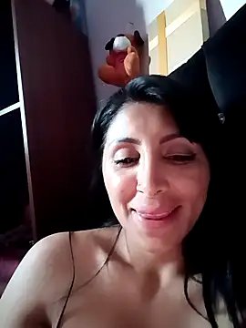 tiffani  love online show from October 20, 2025, 10:21 pm