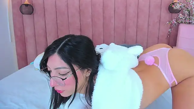 MarianaBranzz online show from February 12, 2025, 12:55 pm