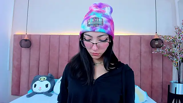 MarianaBranzz online show from March 20, 2025, 2:10 pm