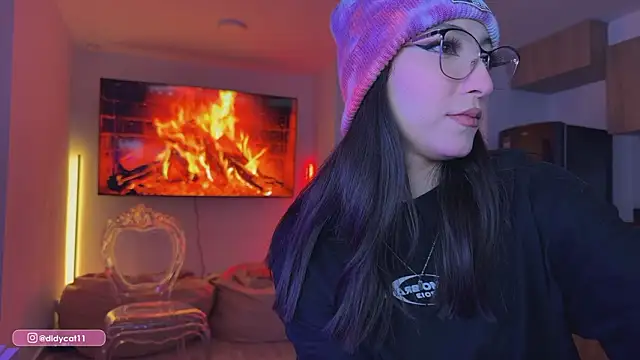 MarianaBranzz online show from March 18, 2026, 7:17 pm