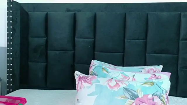 kinkyhousewifee online show from March 15, 2026, 11:49 am