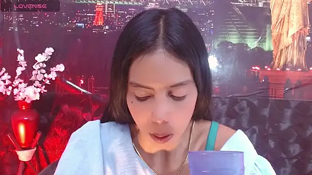 Snapshot of Catalella_Ar chatting on June 4, 2026, 3:23 am Catalella Ar online show from June 4, 2026, 3:23 am