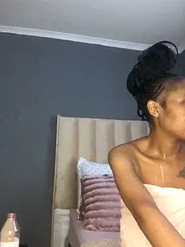 Nicole Liam  online show from October 12, 2025, 10:58 am