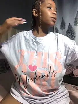 Nicole Liam  online show from November 5, 2025, 8:09 pm