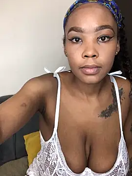 Snapshot of Nicole_Liam_ chatting on December 20, 2025, 4:41 am Nicole Liam online show from December 20, 2025, 4:41 am