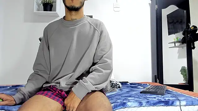 Aronxxs online show from January 10, 2025, 9:55 am