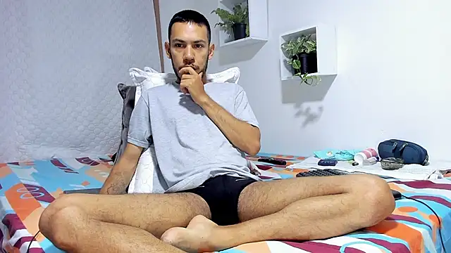 Aronxxs online show from February 3, 2025, 11:53 am