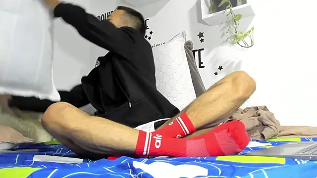 Aronxxs online show from September 30, 2025, 9:36 am