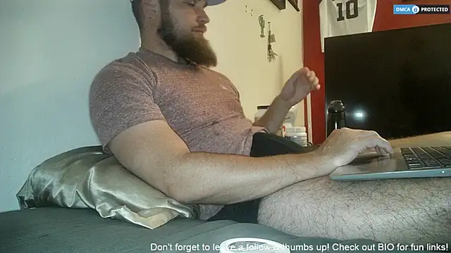 Snapshot of dikdowndaddy chatting on July 8, 2026, 8:35 pm dikdowndaddy online show from July 8, 2026, 8:35 pm