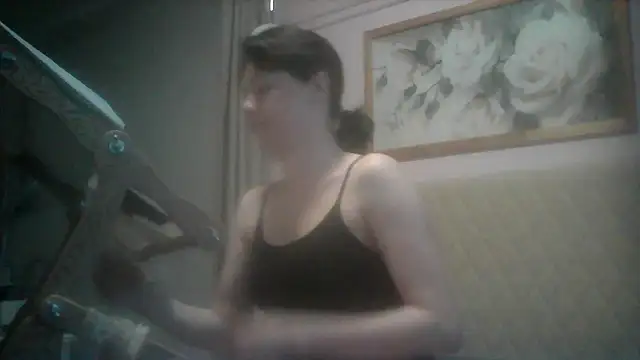 SunElizabeth online show from April 6, 2026, 1:58 am