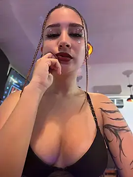 Snapshot of Mon_Cherry chatting on April 30, 2026, 1:23 am Mon Cherry online show from April 30, 2026, 1:23 am