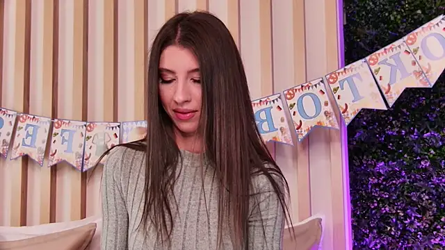 LunaWills  online show from September 29, 2025, 4:28 am