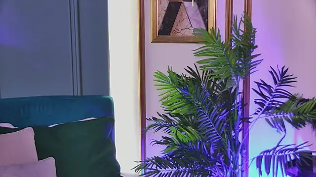 LunaWills  online show from February 7, 2026, 5:44 am