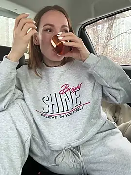 LavenderHot online show from January 8, 2025, 5:48 am