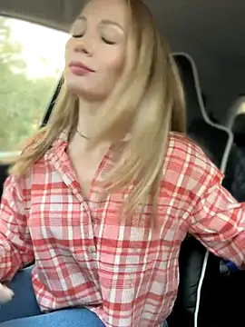 LavenderHot online show from October 25, 2025, 2:08 am