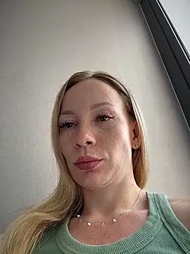 LavenderHot online show from March 28, 2026, 1:27 am