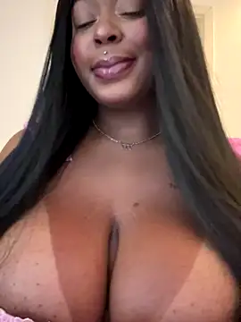 latinababyy online show from October 31, 2025, 4:52 pm