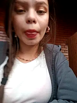 Snapshot of Violeta_12- chatting on December 12, 2024, 10:20 pm Violeta 12- online show from December 12, 2024, 10:20 pm